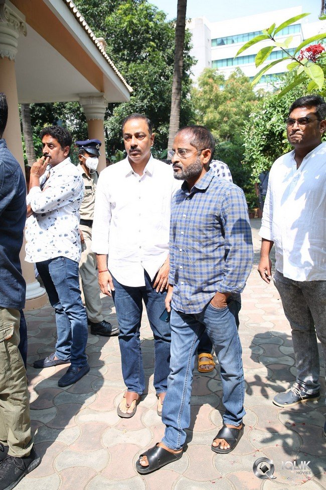 Celebrities-pay-homage-to-superstar-Krishna